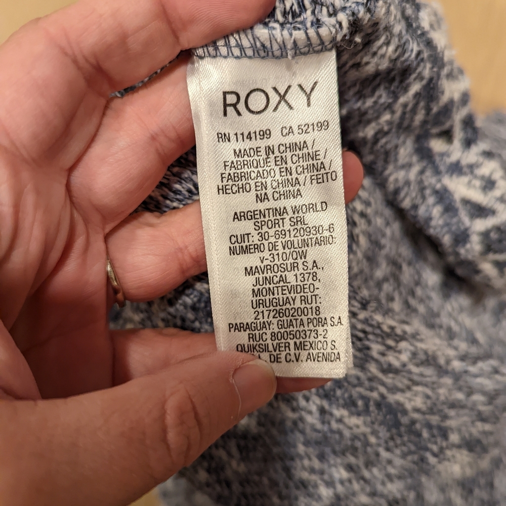 Blue And White Lightweight Patterned Sweater - image 4